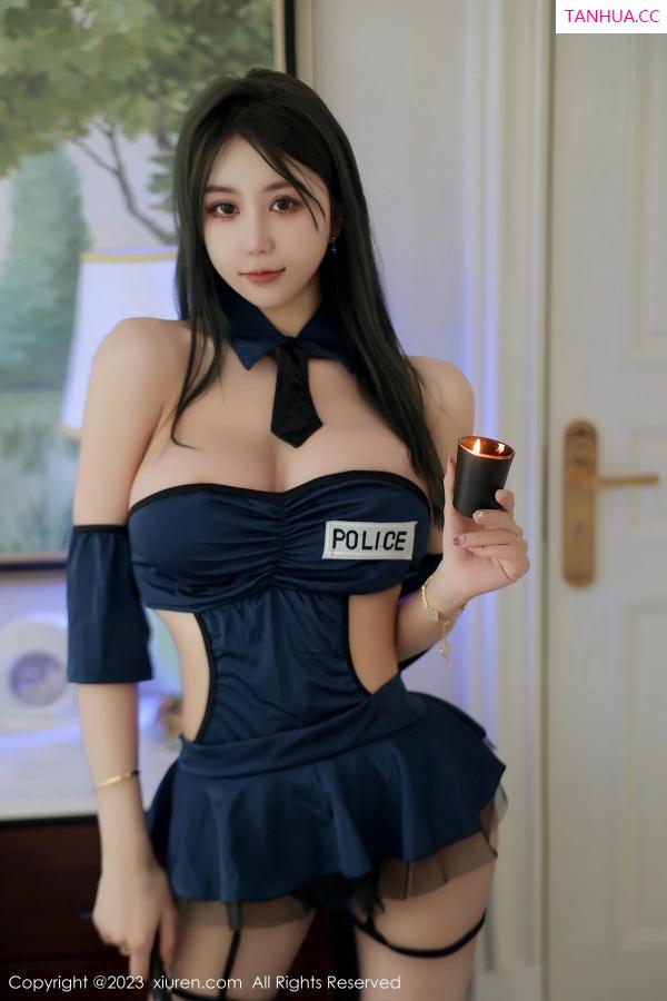 tina_甜仔  [XiuRen]高清写真图 2023.08.21 No.7261 tina_甜仔 杭州旅拍第41张图片